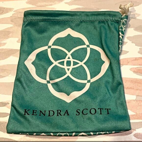 Kendra Scott Harlow Turquoise Necklace - Picture 8 of 8